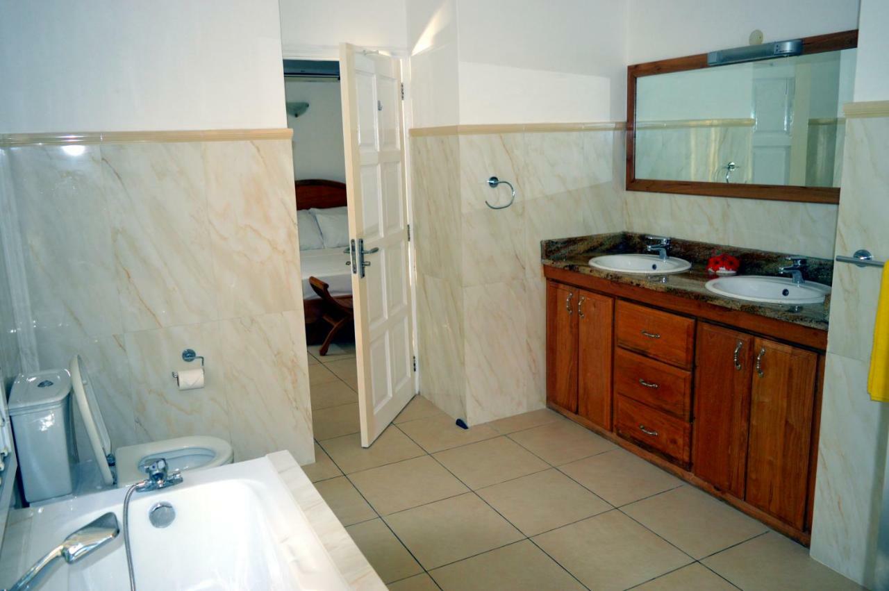 Sundown Beach Villa Glacis  Екстер'єр фото