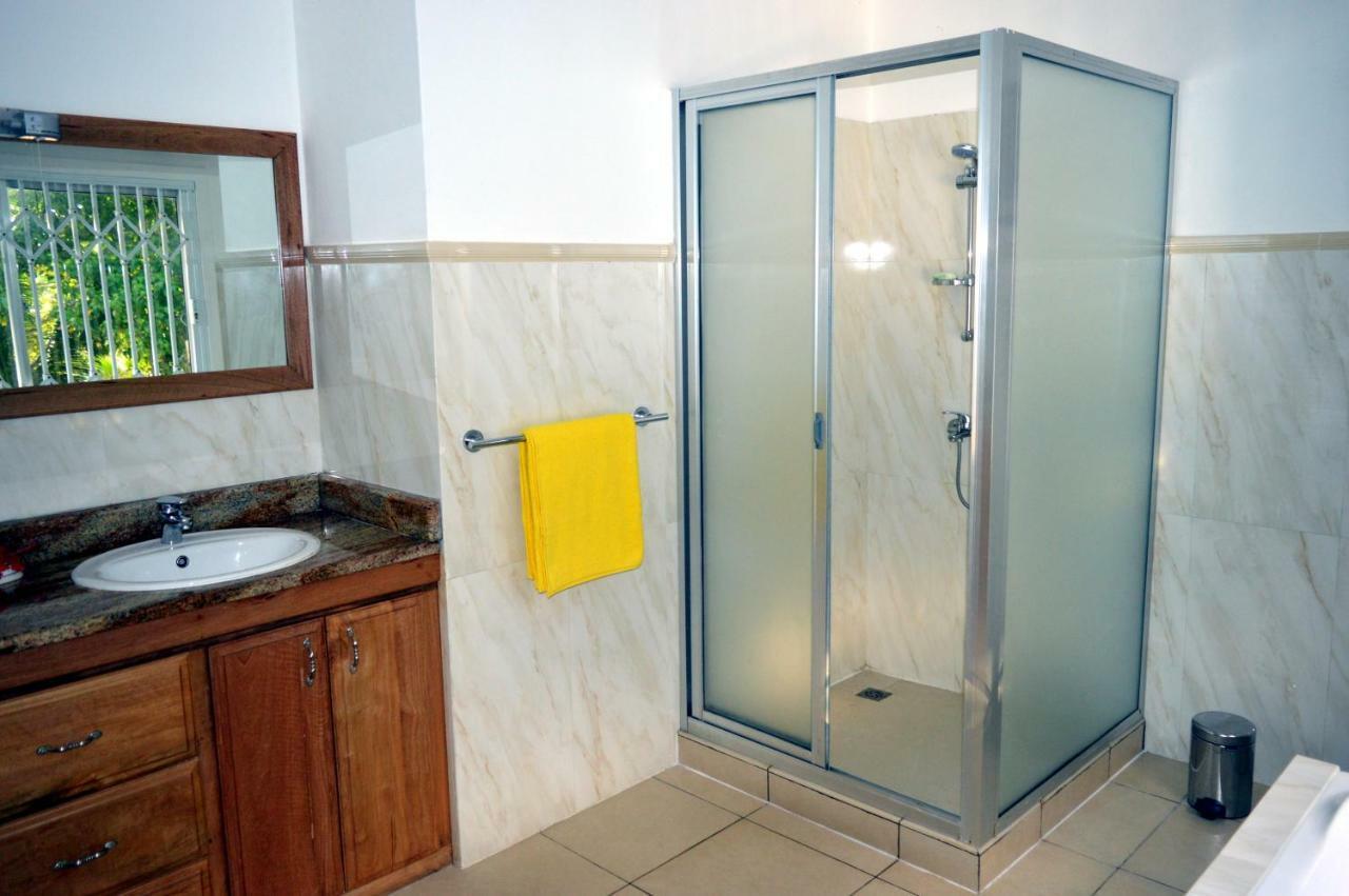 Sundown Beach Villa Glacis  Екстер'єр фото