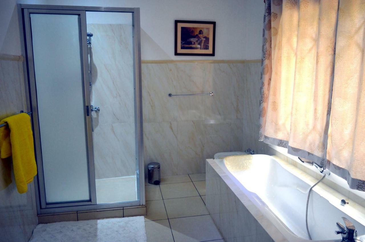 Sundown Beach Villa Glacis  Екстер'єр фото