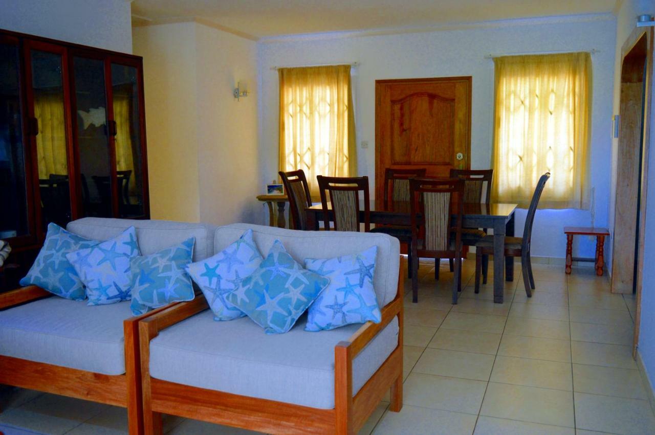 Sundown Beach Villa Glacis  Екстер'єр фото